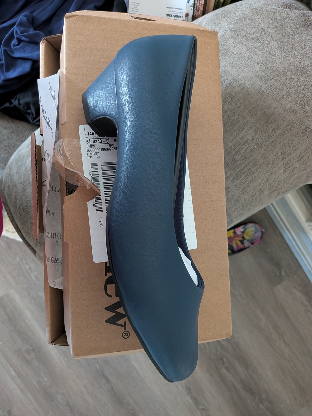 Women's Navy Kitten Heels NIB